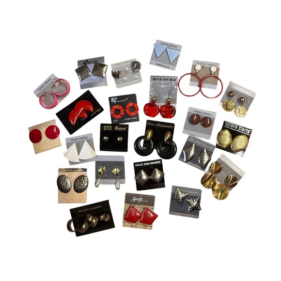 Vintage Fashion Earrings Lot Stud Dangle Hoop Statement Retro - Picture 1 of 6